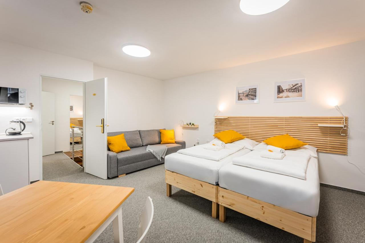 Family Room with Balcony,1353932270:JPEG